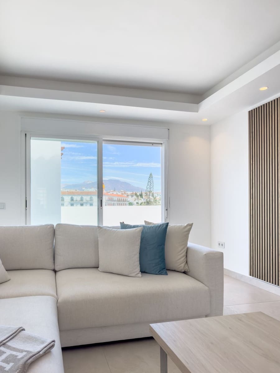 2 bedroom Apartment for sale in Puerto Banus - € 1,200,000 (Ref: 9158307)