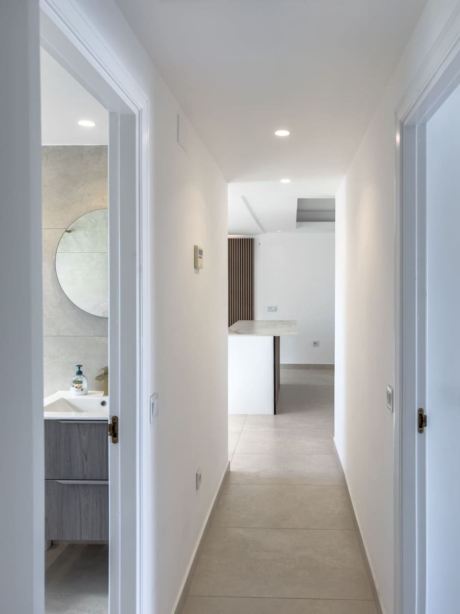 2 bedroom Apartment for sale in Puerto Banus - € 1,200,000 (Ref: 9158307)