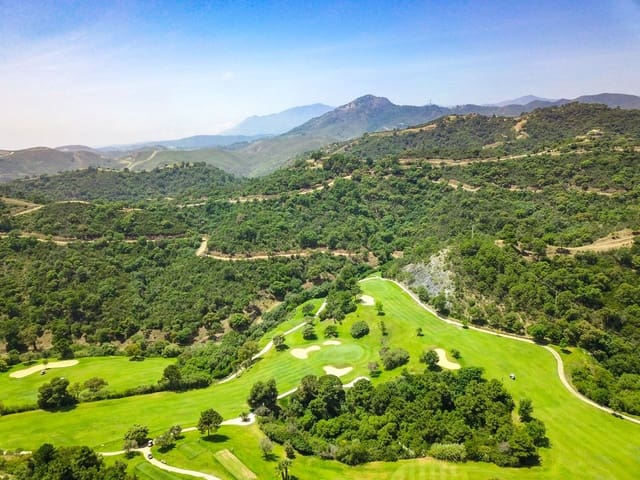 Tomt till salu i Los Arqueros, Benahavís - 1 100 000 € (Ref: 9158308)