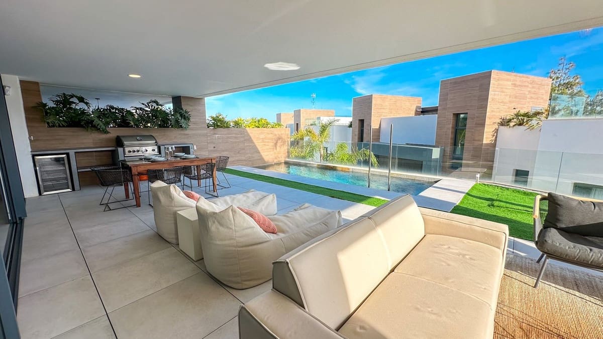 3 soverom Leilighet til salgs i Cabopino med garasje - € 995 000 (Ref: 9158309)