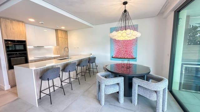 3 bedroom Apartment for sale in Cabopino, Marbella with garage - € 995,000 (Ref: 9158309)