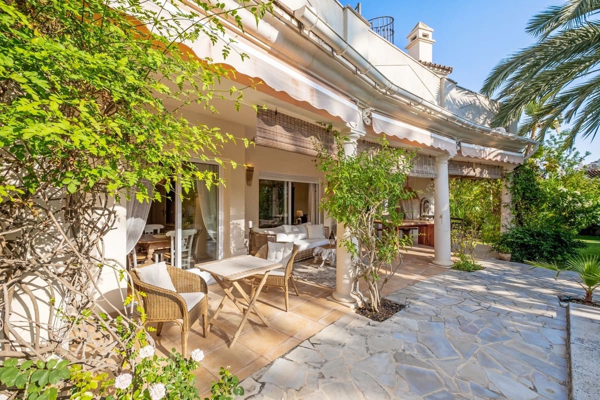 2 soveværelse Villa til salg i La Reserva - € 1.250.000 (Ref: 9158413)