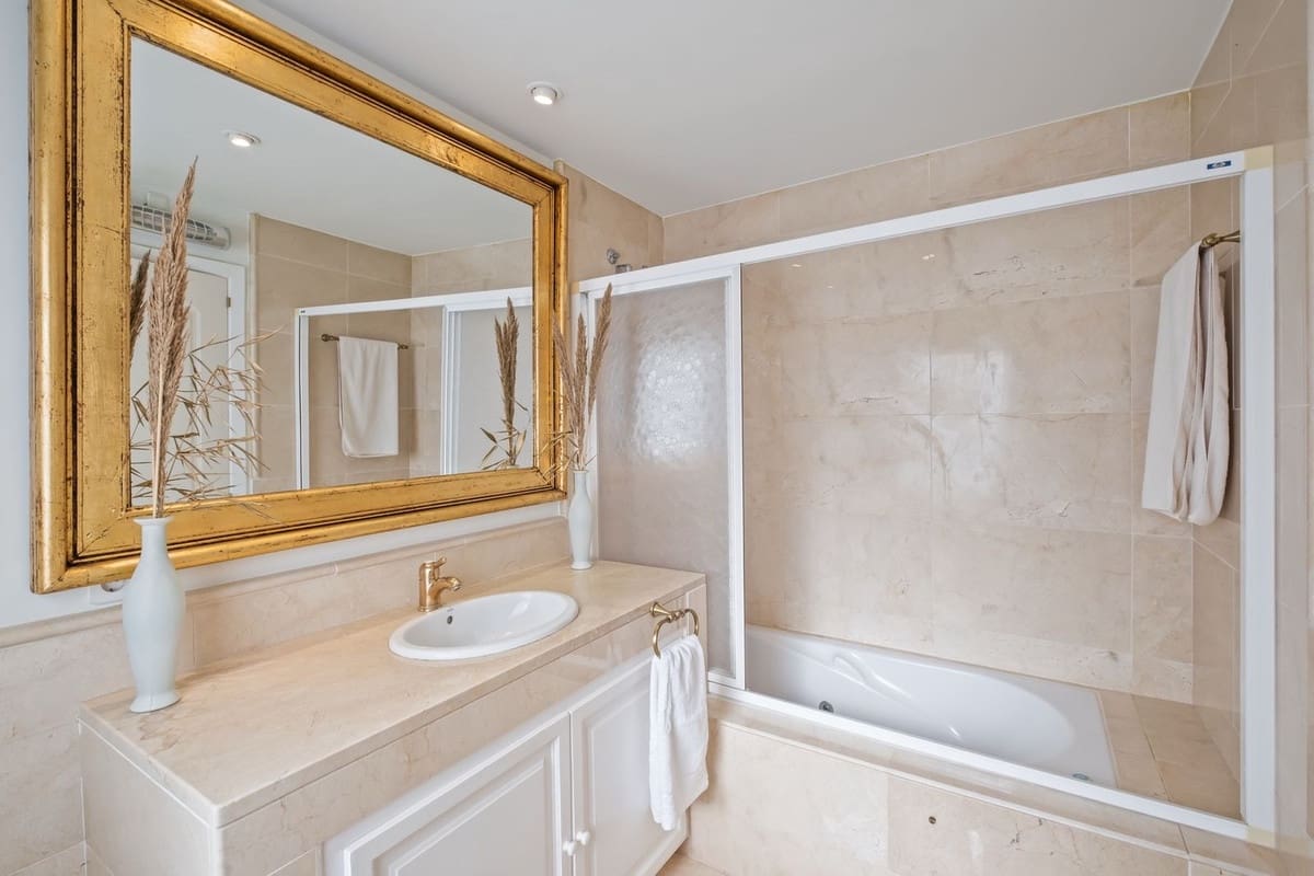 2 soveværelse Villa til salg i La Reserva - € 1.250.000 (Ref: 9158413)