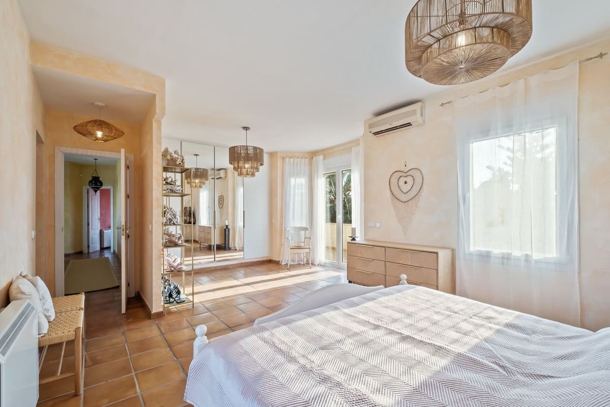 2 soveværelse Villa til salg i La Reserva - € 1.250.000 (Ref: 9158413)