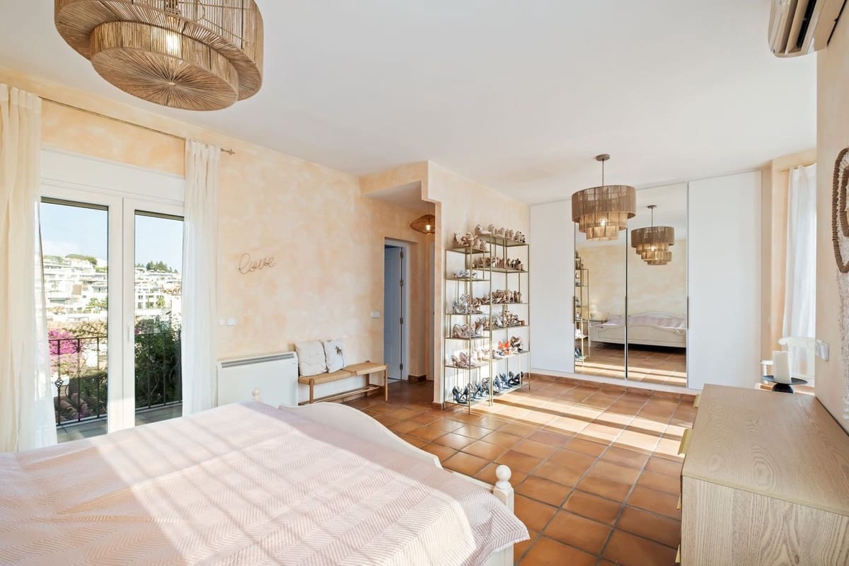 2 soveværelse Villa til salg i La Reserva - € 1.250.000 (Ref: 9158413)