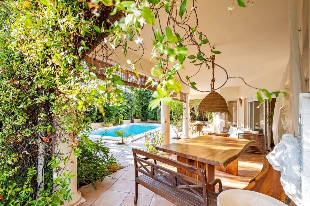 2 soveværelse Villa til salg i La Reserva - € 1.250.000 (Ref: 9158413)