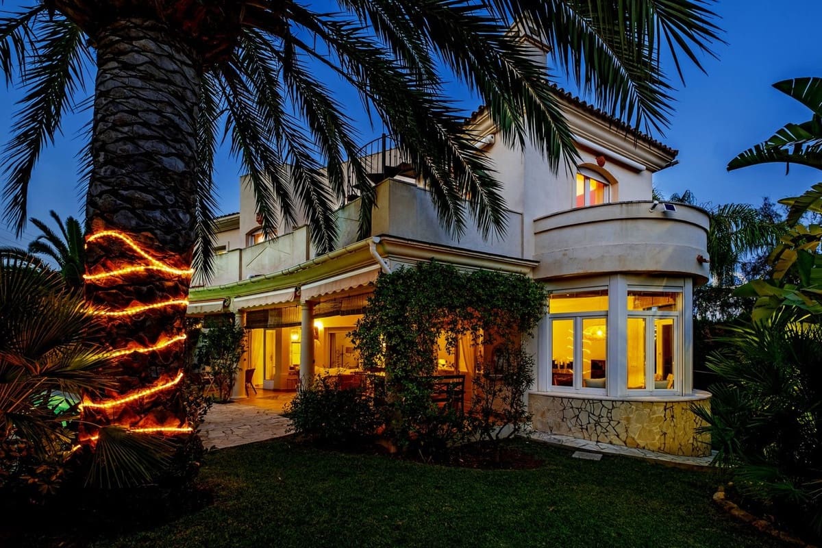 2 soveværelse Villa til salg i La Reserva - € 1.250.000 (Ref: 9158413)