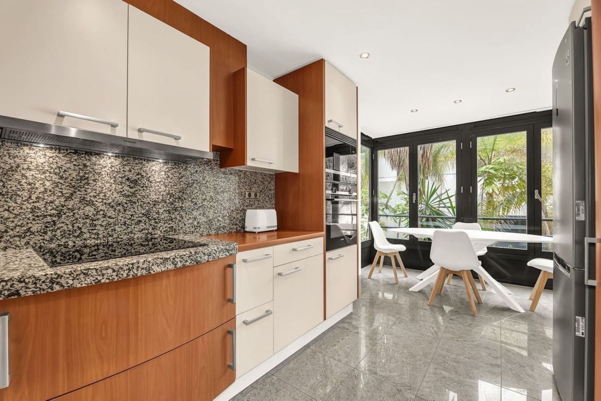 3 camera da letto Appartamento in vendita in Los Monteros - 1.195.000 € (Rif: 9158414)