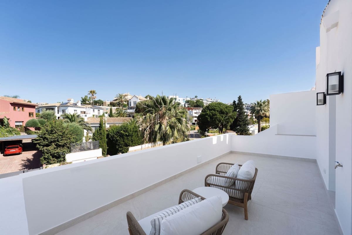 Casa de 4 habitaciones en La Quinta en venta - 1.875.000 € (Ref: 9158739)