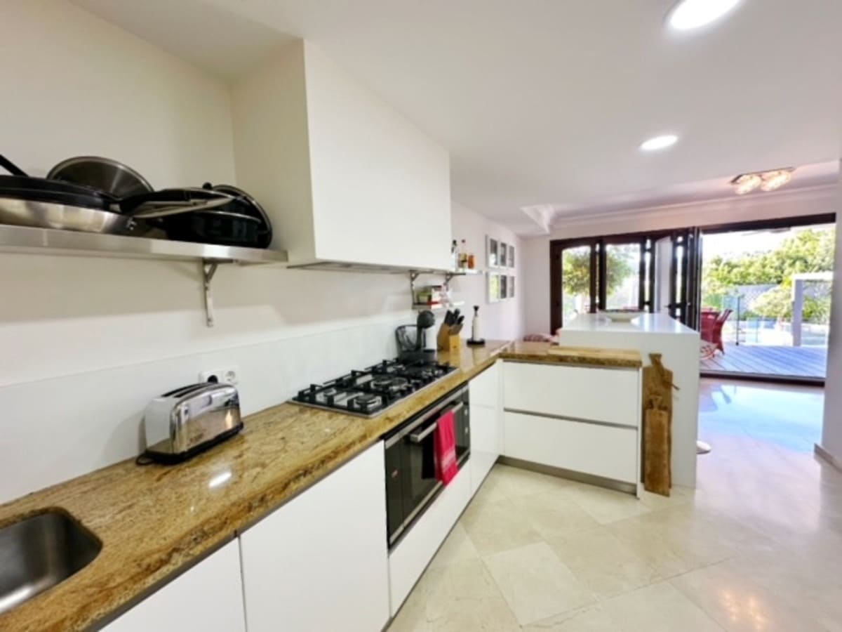 5 soverom Hus til salgs i La Heredia med garasje - € 1 095 000 (Ref: 9158744)