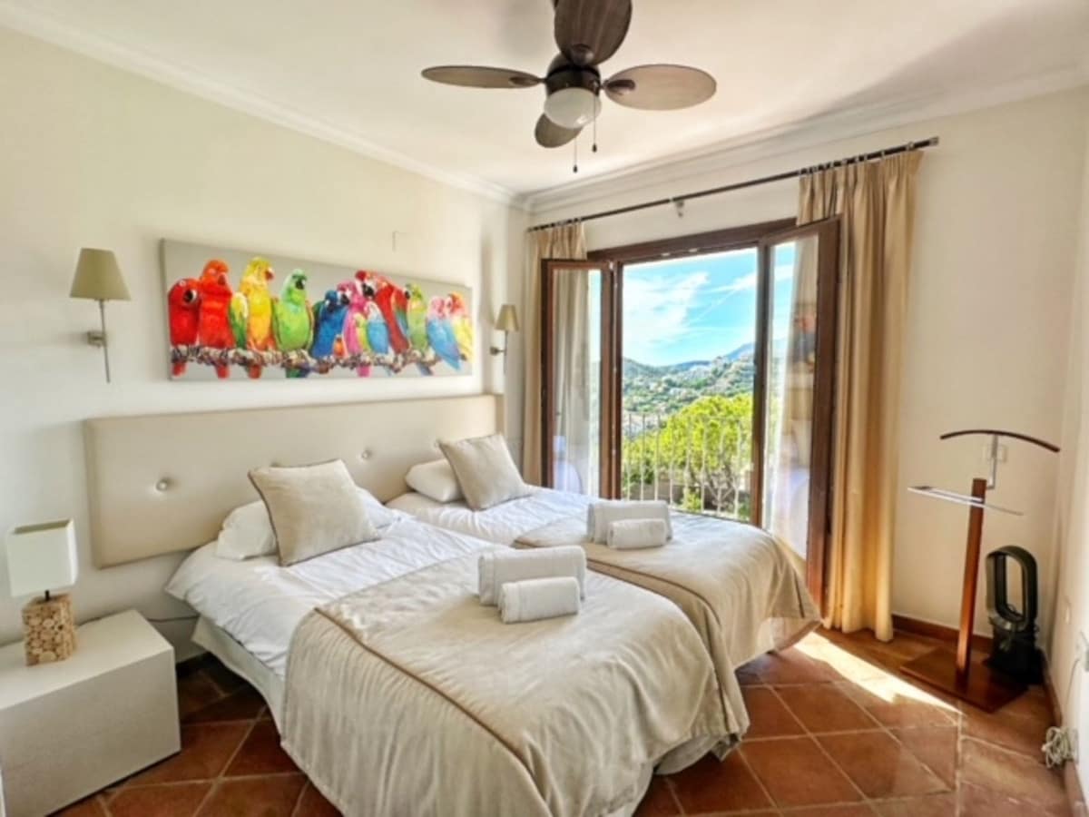 5 soverom Hus til salgs i La Heredia med garasje - € 1 095 000 (Ref: 9158744)