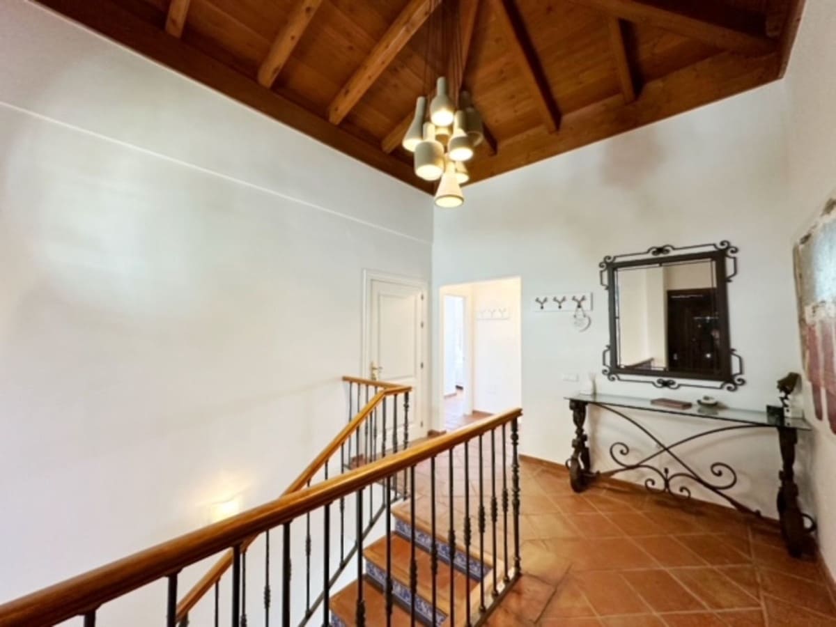 5 soverom Hus til salgs i La Heredia med garasje - € 1 095 000 (Ref: 9158744)