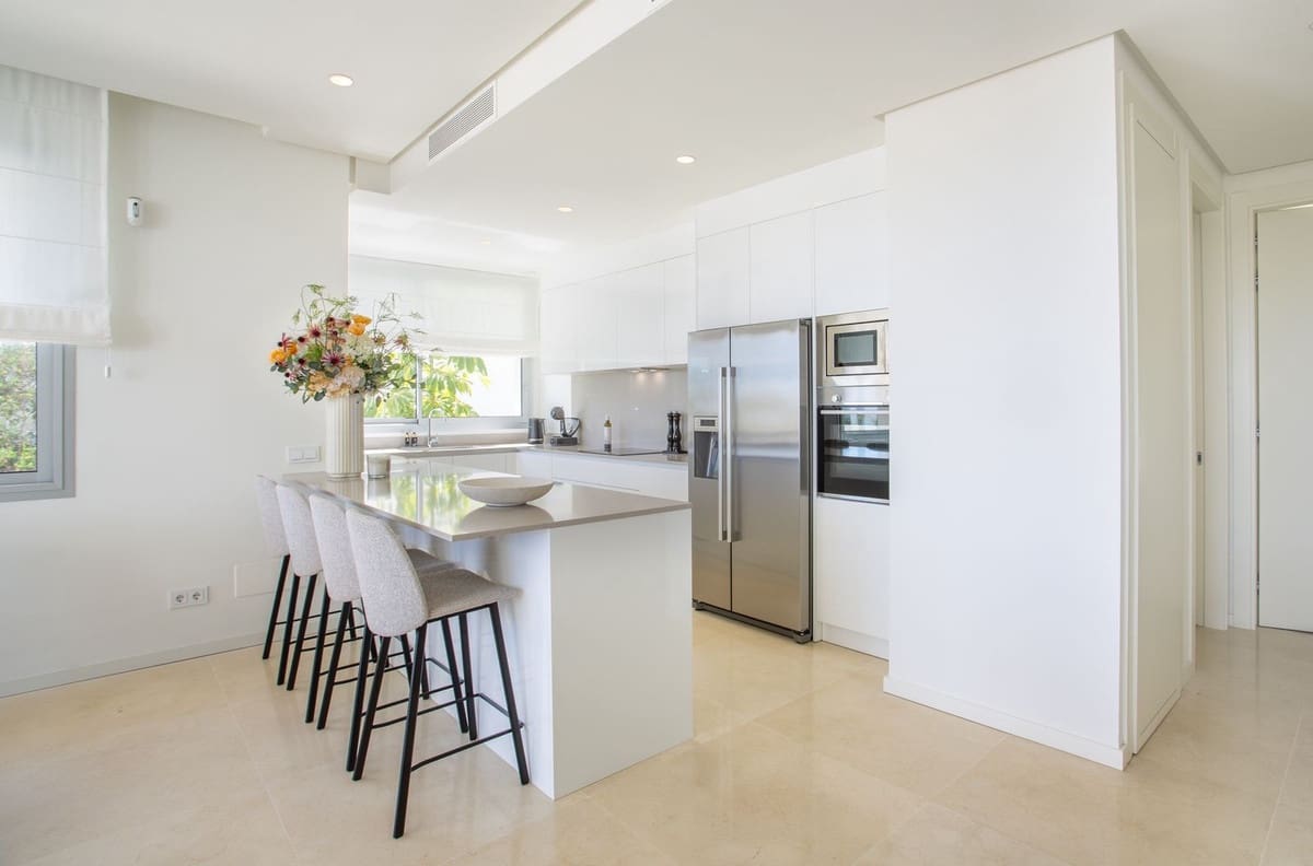 Apartamento de 3 habitaciones en Benahavís en venta con garaje - 945.000 € (Ref: 9158747)