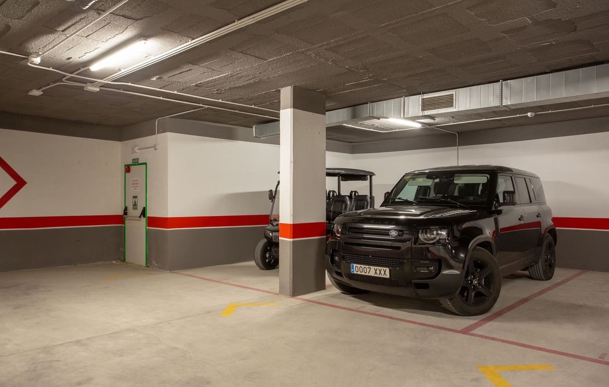 Apartamento de 3 habitaciones en Benahavís en venta con garaje - 945.000 € (Ref: 9158747)