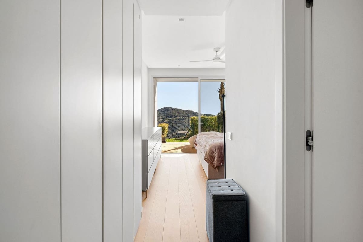 3 quarto Apartamento para venda em Benahavis - 925 000 € (Ref: 9158748)