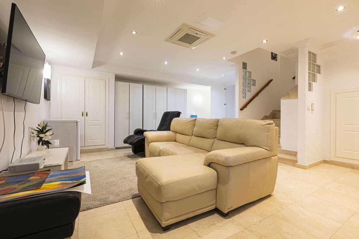 4 soverom Hus til salgs i Los Arqueros med garasje - € 765 000 (Ref: 9158759)