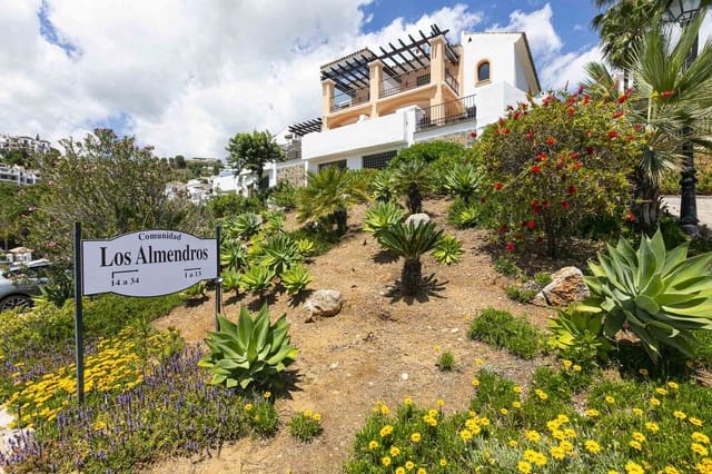 4 soverom Hus til salgs i Los Arqueros, Benahavís med garasje - € 765 000 (Ref: 9158759)