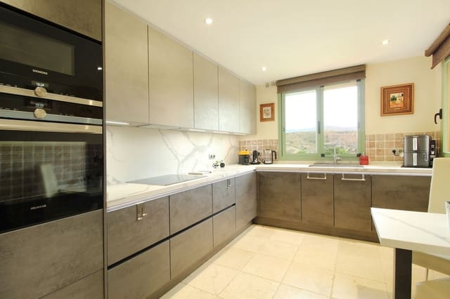 3 chambre Appartement à vendre à Los Flamingos, Benahavís - 699 000 € (Ref: 9158760)