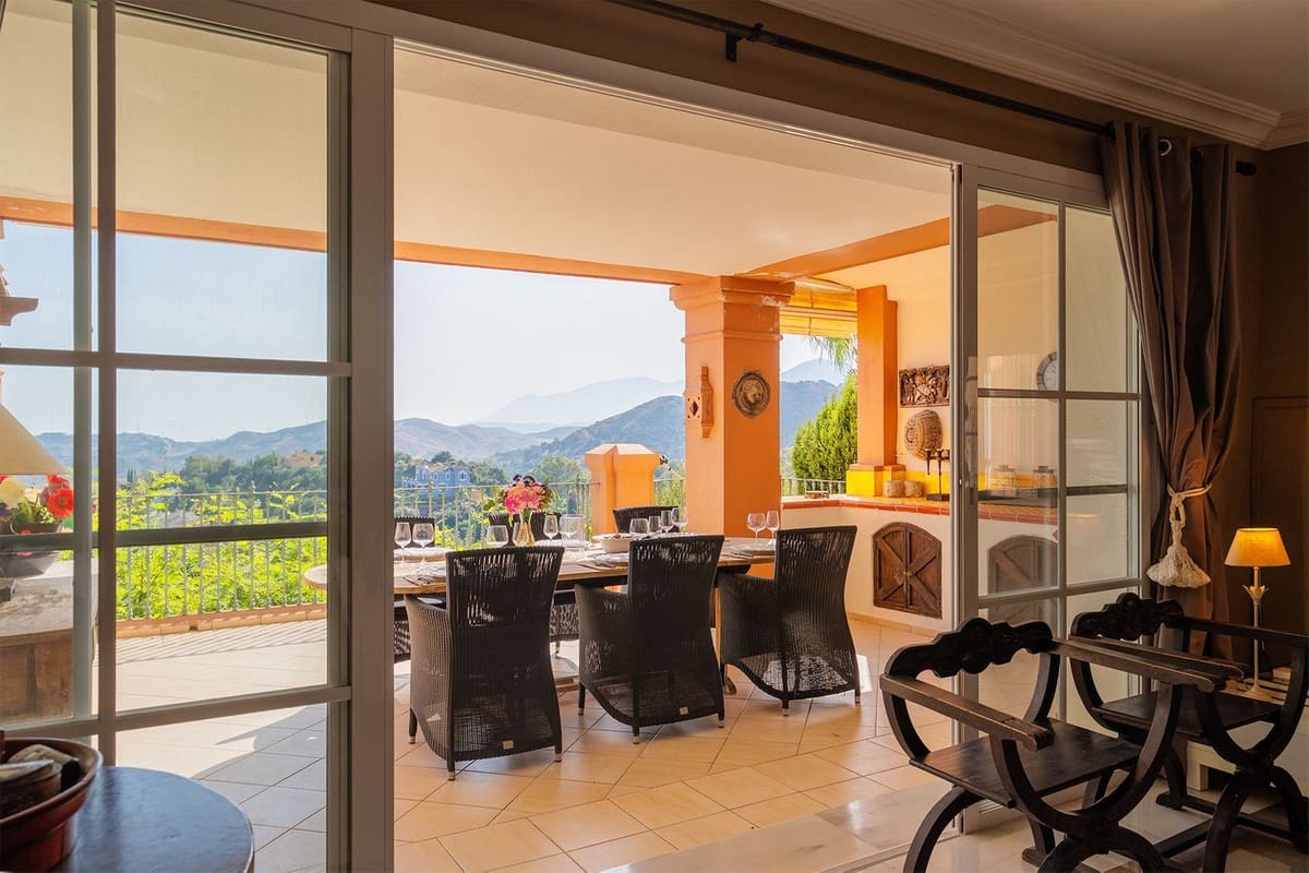 2 bedroom Apartment for sale in La Quinta - € 625,000 (Ref: 9158761)