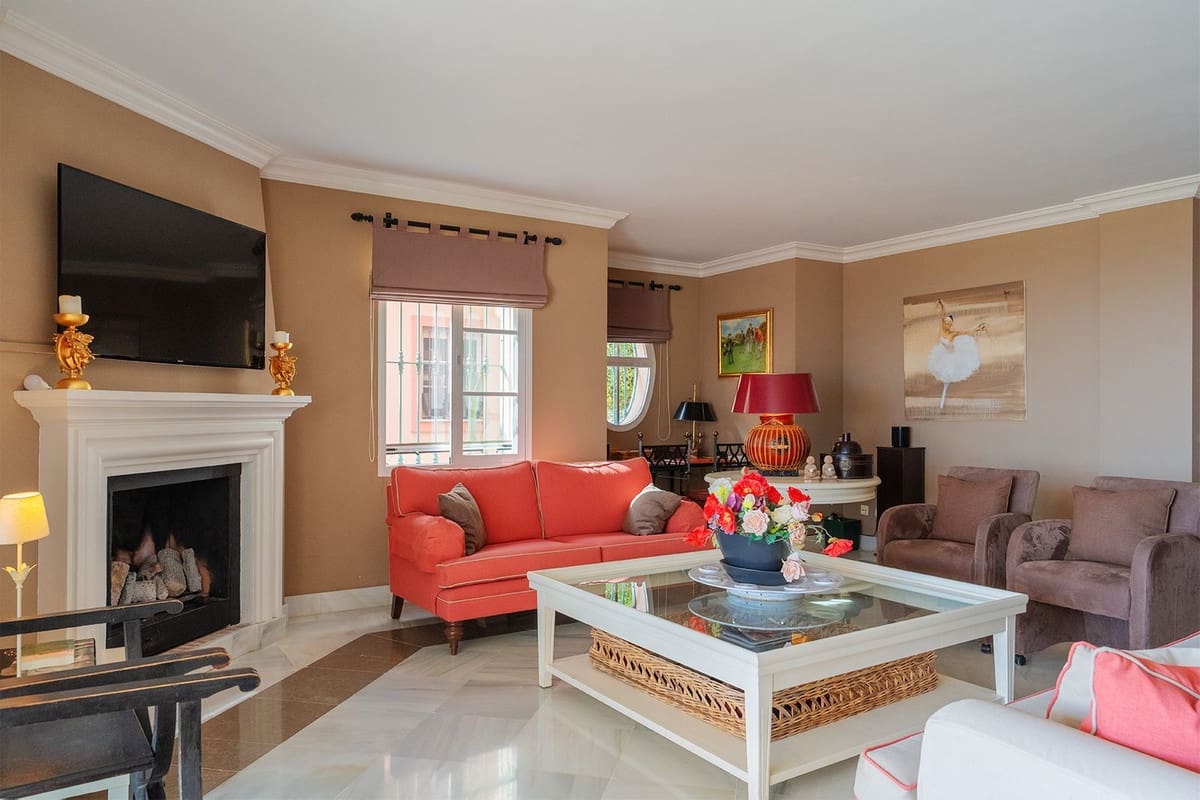 2 bedroom Apartment for sale in La Quinta - € 625,000 (Ref: 9158761)