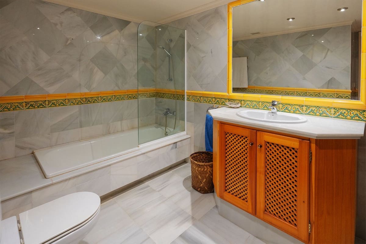 2 bedroom Apartment for sale in La Quinta - € 625,000 (Ref: 9158761)