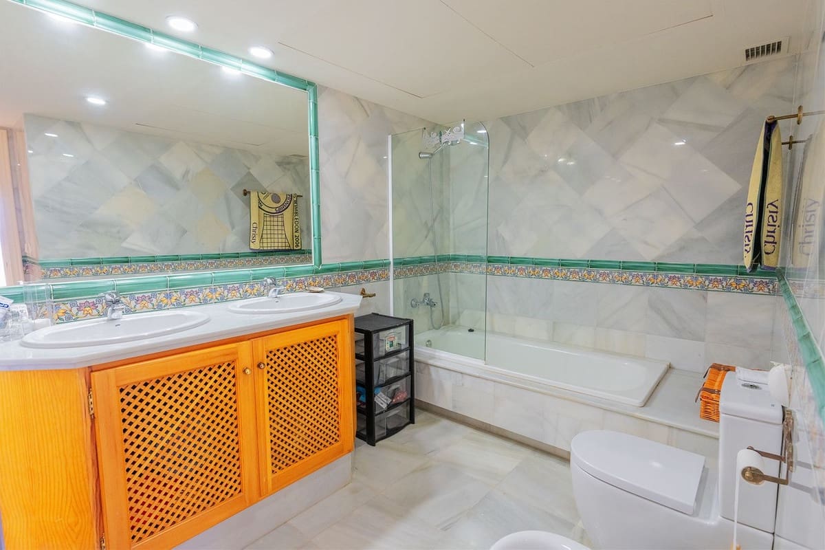 2 bedroom Apartment for sale in La Quinta - € 625,000 (Ref: 9158761)