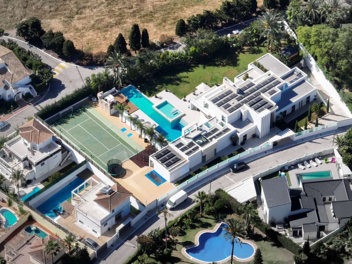 7 soveværelse Villa til salg i El Paraiso - € 15.000.000 (Ref: 9201969)