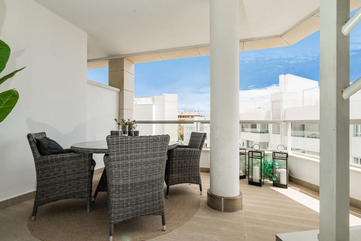 3 bedroom Apartment for sale in San Pedro de Alcantara - € 848,800 (Ref: 9204091)