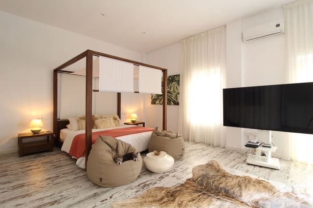 4 quarto Moradia para venda em Estepona - 2 400 000 € (Ref: 9204093)