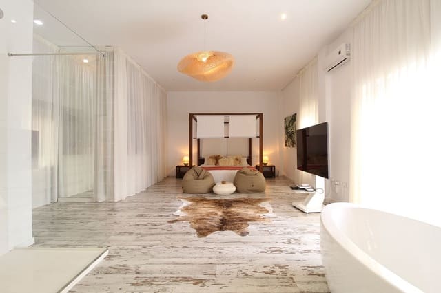 4 quarto Moradia para venda em Estepona - 2 400 000 € (Ref: 9204093)