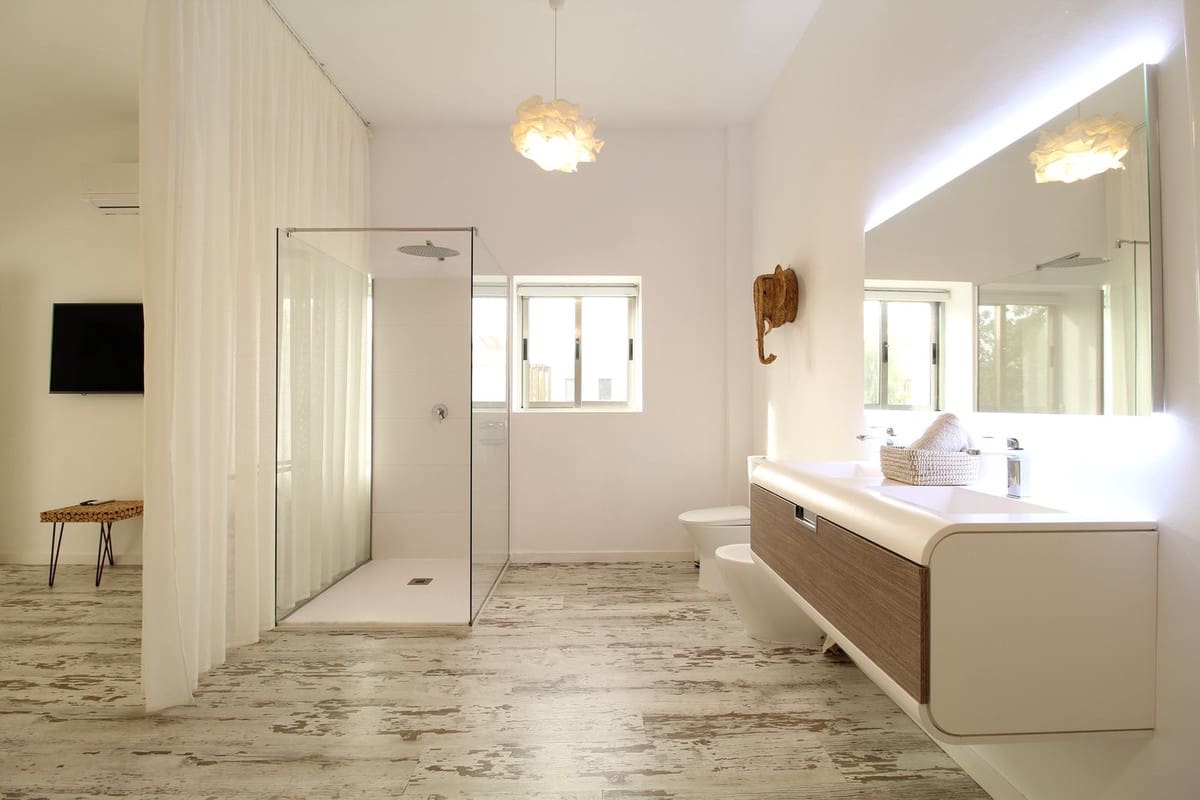 4 slaapkamer Villa te koop in Estepona - € 2.400.000 (Ref: 9204093)