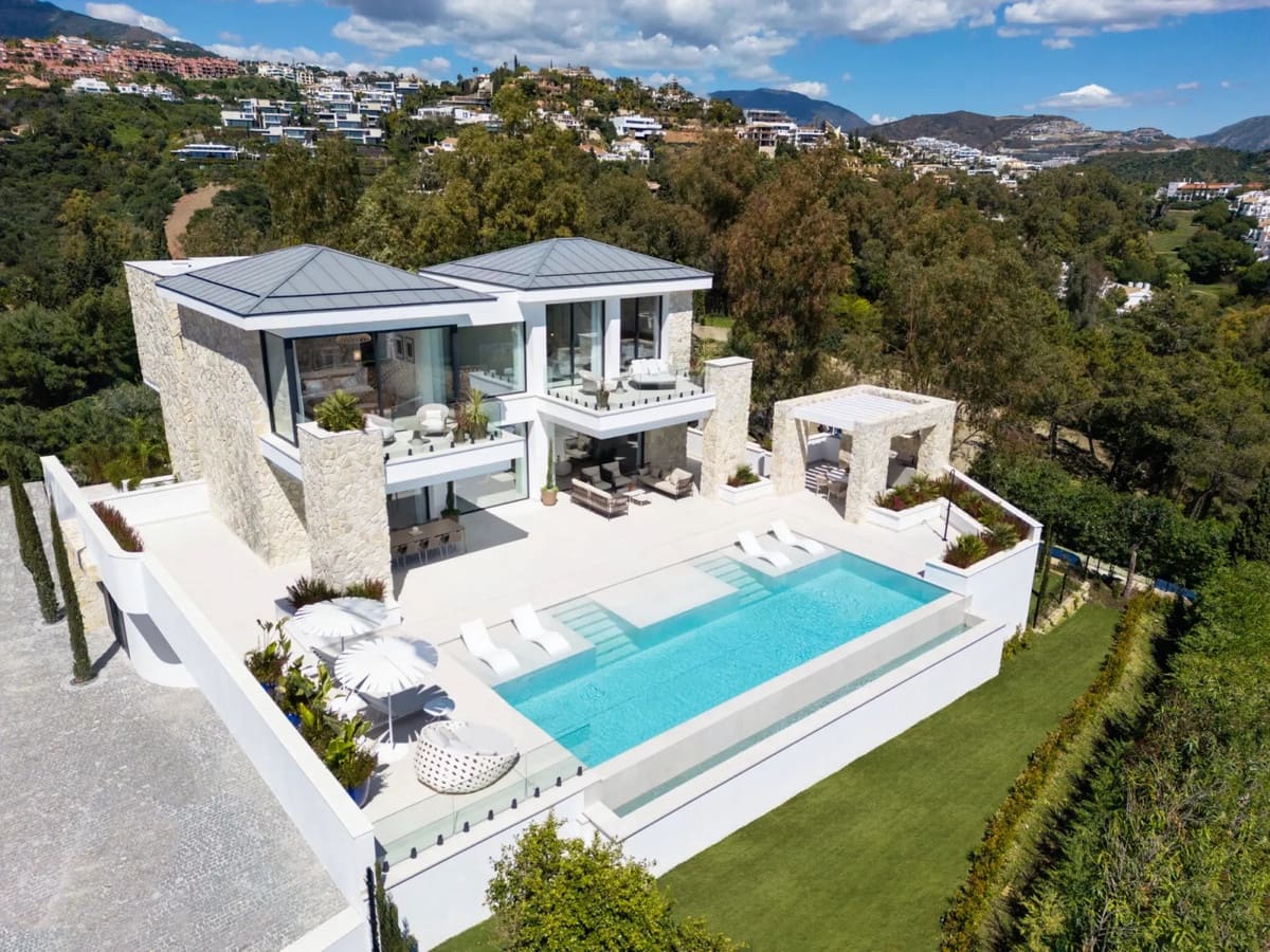 Chalet de 5 habitaciones en La Quinta en venta con garaje - 5.750.000 € (Ref: 9211654)