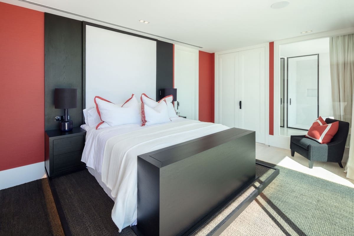 6 bedroom Villa for sale in La Quinta - € 9,749,000 (Ref: 9211656)