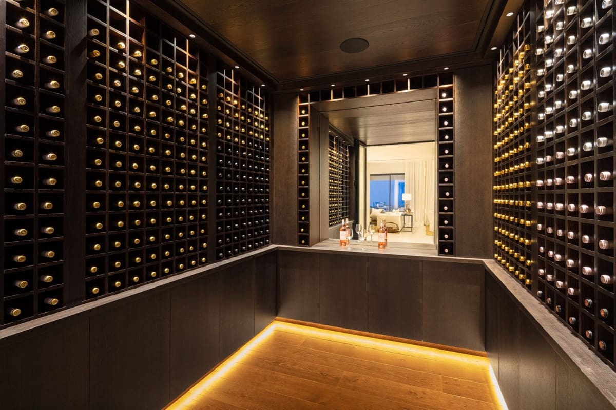 6 bedroom Villa for sale in La Quinta - € 9,749,000 (Ref: 9211656)