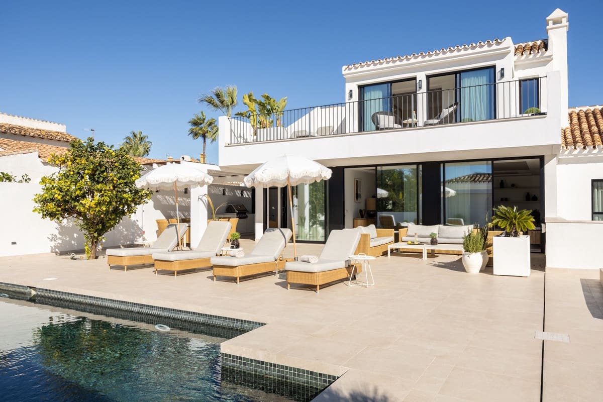 5 sypialnia Willa na sprzedaż w El Rosario - 3 295 000 € (Ref: 9216867)