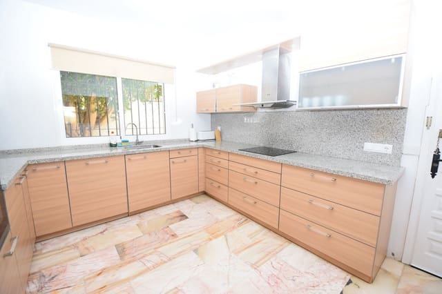 3 makuuhuone Huvila myytävänä paikassa Mijas Costa, Mijas mukana 
autotalli - 925 000 € (Ref: 9305240)