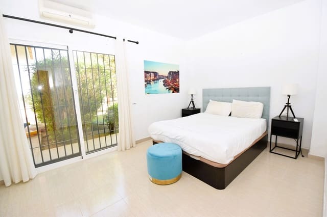 3 makuuhuone Huvila myytävänä paikassa Mijas Costa, Mijas mukana 
autotalli - 925 000 € (Ref: 9305240)