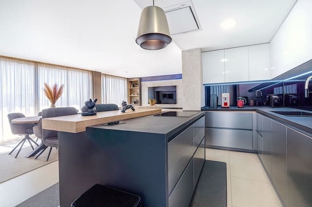 3 quarto Apartamento para venda em La Cala de Mijas, Mijas com garagem - 925 000 € (Ref: 9305241)