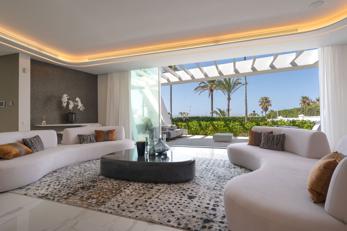 6 sypialnia Willa na sprzedaż w Los Monteros z garażem - 11 950 000 € (Ref: 9310207)