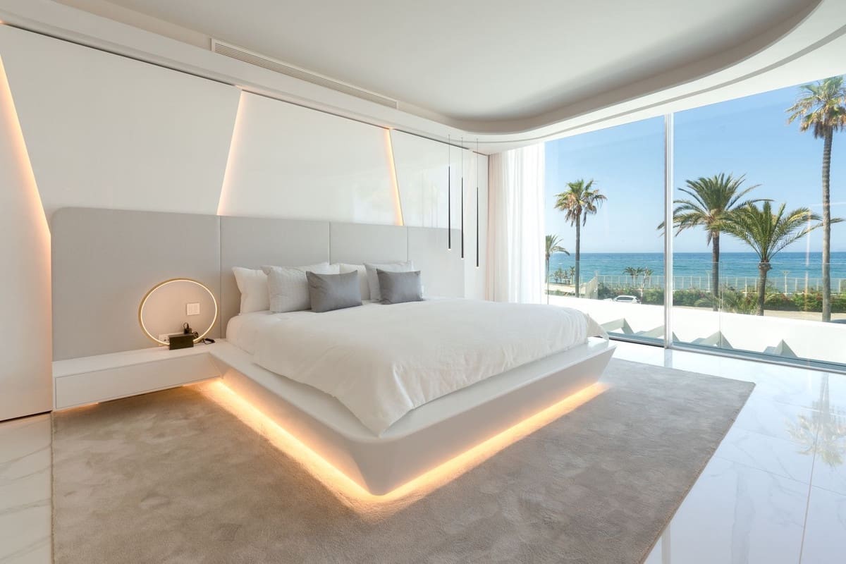 6 sypialnia Willa na sprzedaż w Los Monteros z garażem - 11 950 000 € (Ref: 9310207)