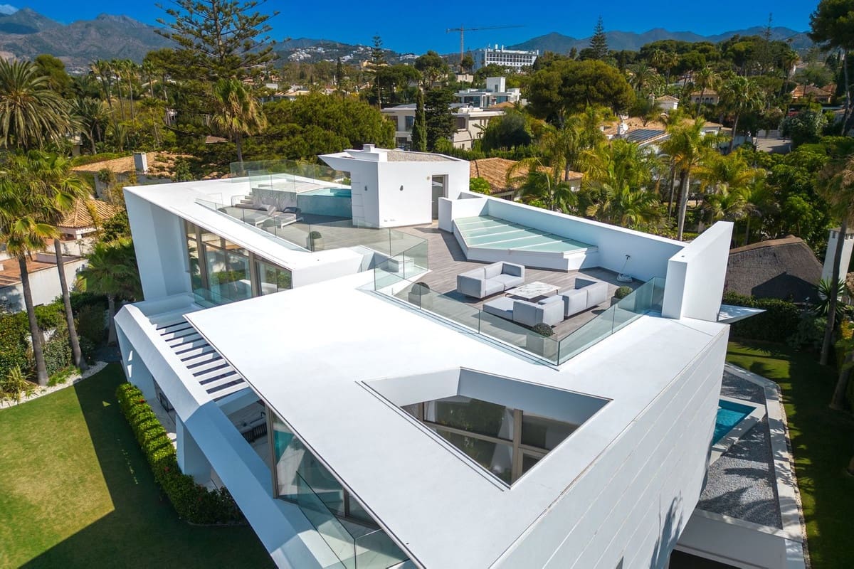 6 sypialnia Willa na sprzedaż w Los Monteros z garażem - 11 950 000 € (Ref: 9310207)