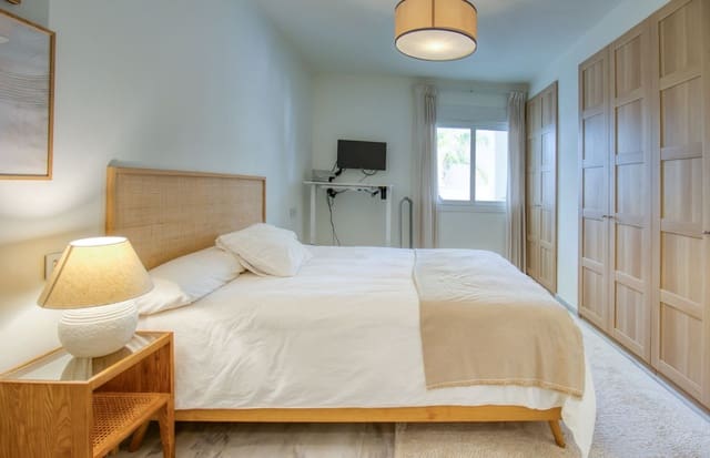 Apartamento de 2 habitaciones en Marbella en venta - 449.000 € (Ref: 9311581)