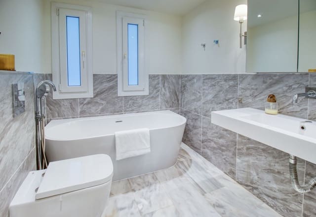 Apartamento de 2 habitaciones en Marbella en venta - 449.000 € (Ref: 9311581)