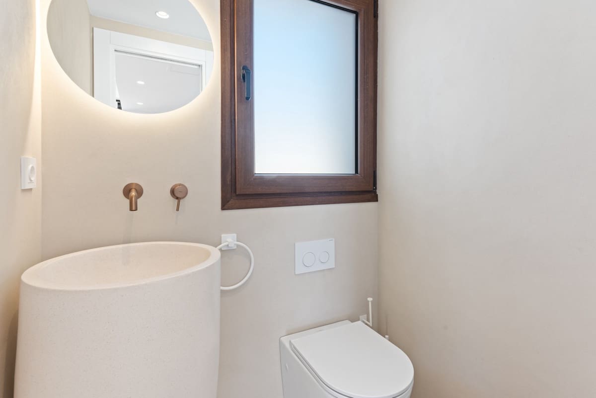 4 bedroom Apartment for sale in La Duquesa / Puerto de la Duquesa - € 1,350,000 (Ref: 9316995)