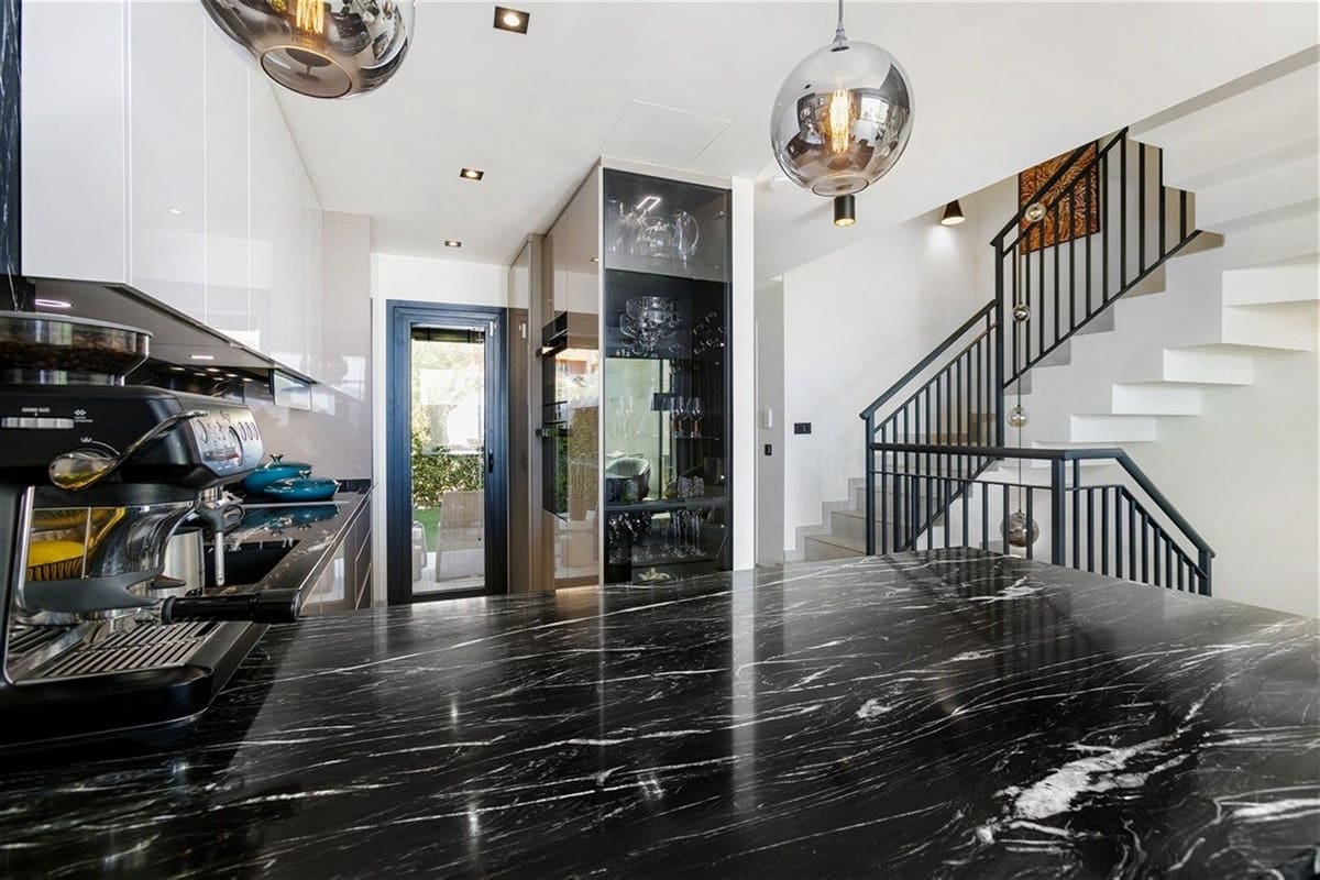 3 soveværelse Byhus til salg i Manilva - € 850.000 (Ref: 9316997)