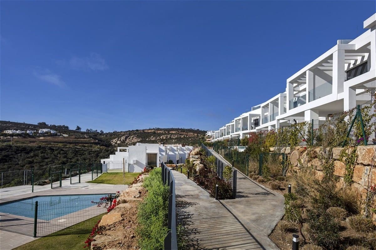 3 bedroom Townhouse for sale in Manilva - € 750,000 (Ref: 9316997)