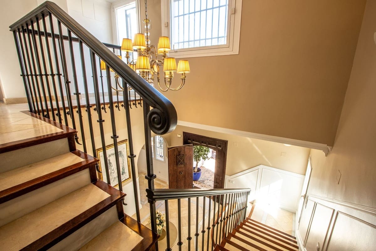 7 soverom Villa til salgs i Sotogrande med garasje - € 1 700 000 (Ref: 9317067)