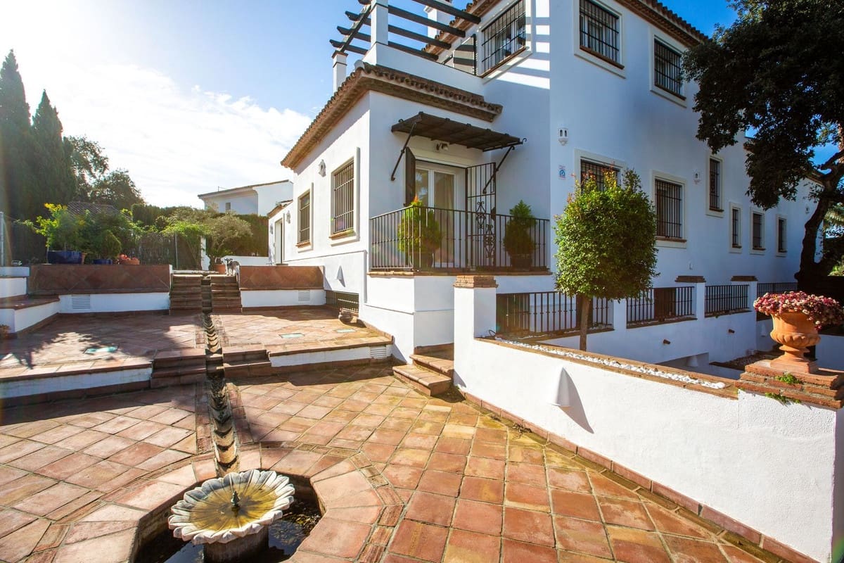 7 soverom Villa til salgs i Sotogrande med garasje - € 1 700 000 (Ref: 9317067)