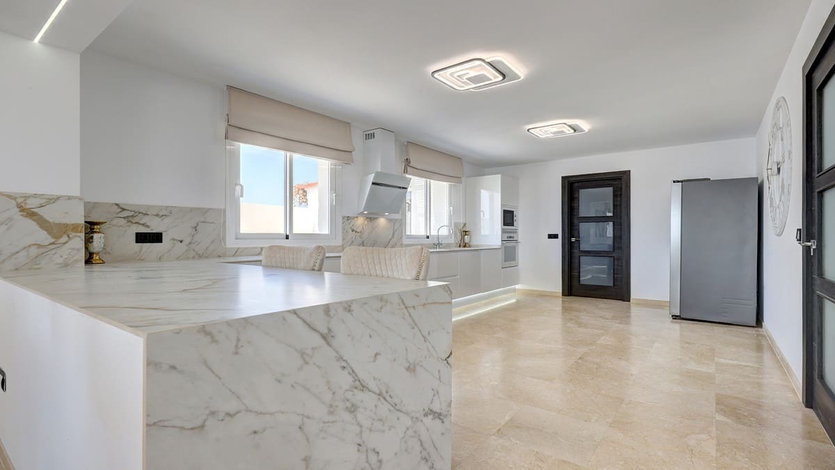 Chalet de 5 habitaciones en Casares en venta - 1.675.000 € (Ref: 9317068)