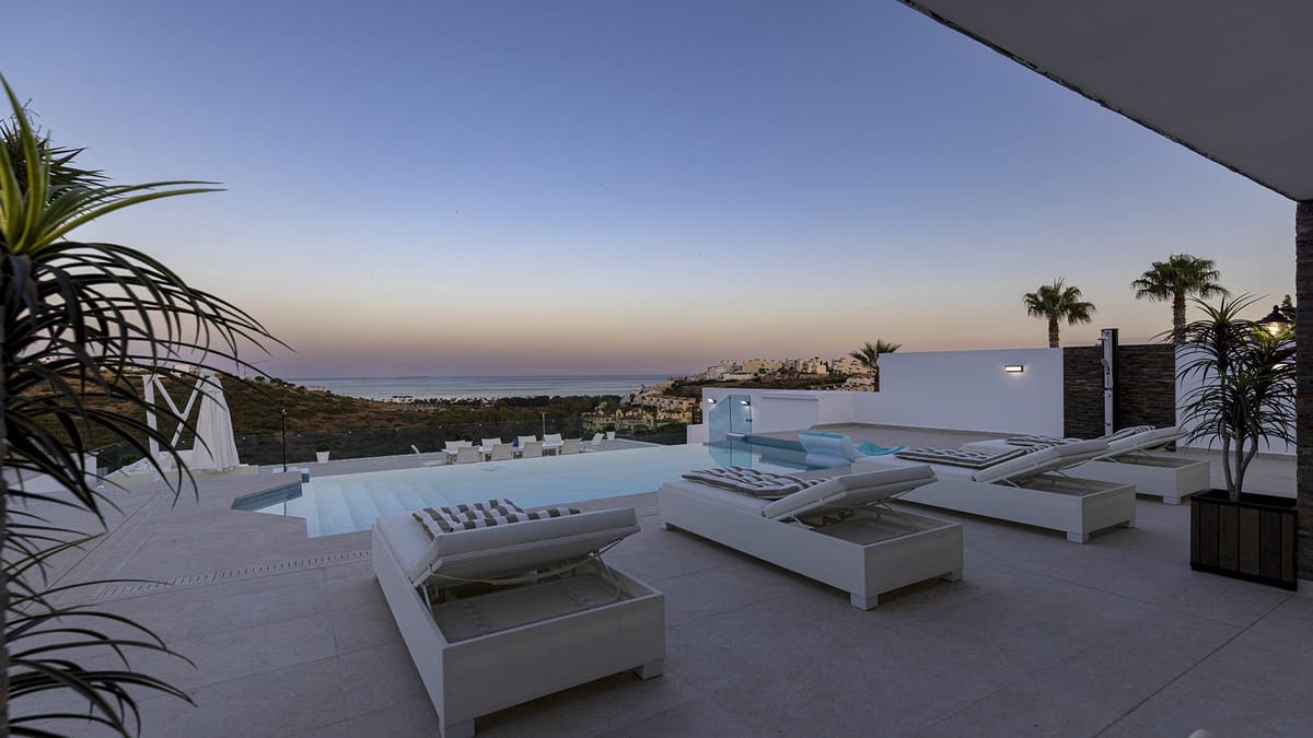 Chalet de 5 habitaciones en Casares en venta - 1.675.000 € (Ref: 9317068)